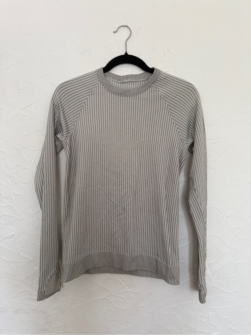 Lululemon Rest Less Pullover. Gray. Ribbed